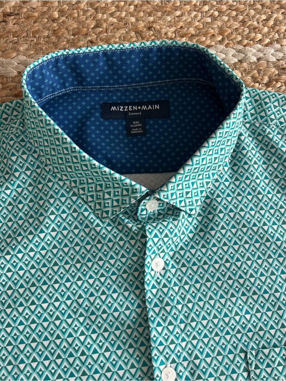 Mizzen + Main Leeward Short Sleeve Button Down Shirt Capri Breeze Triangle Print